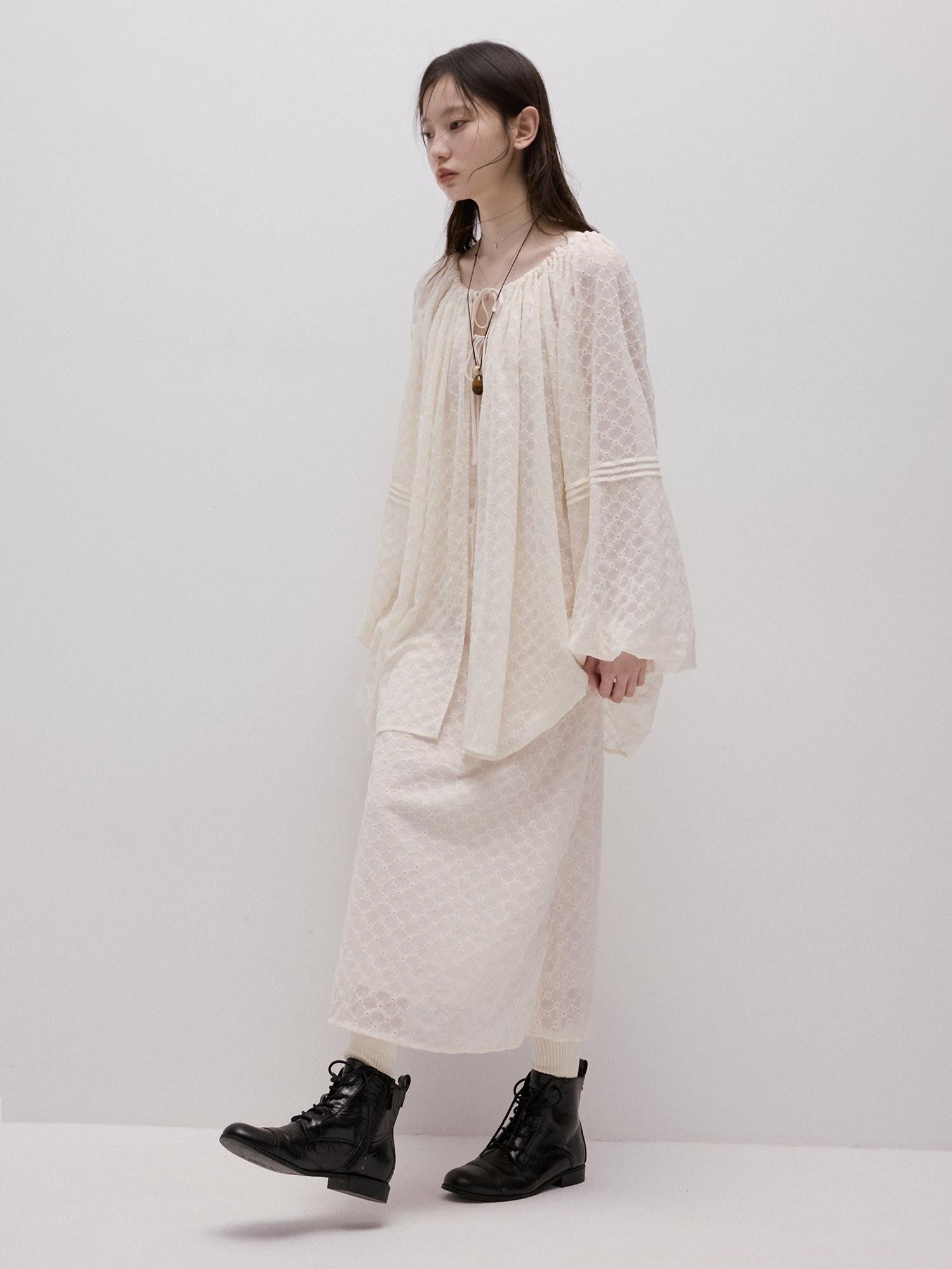 FUSSED Pearl White Embossed Daisy Embroidery Raglan Women&