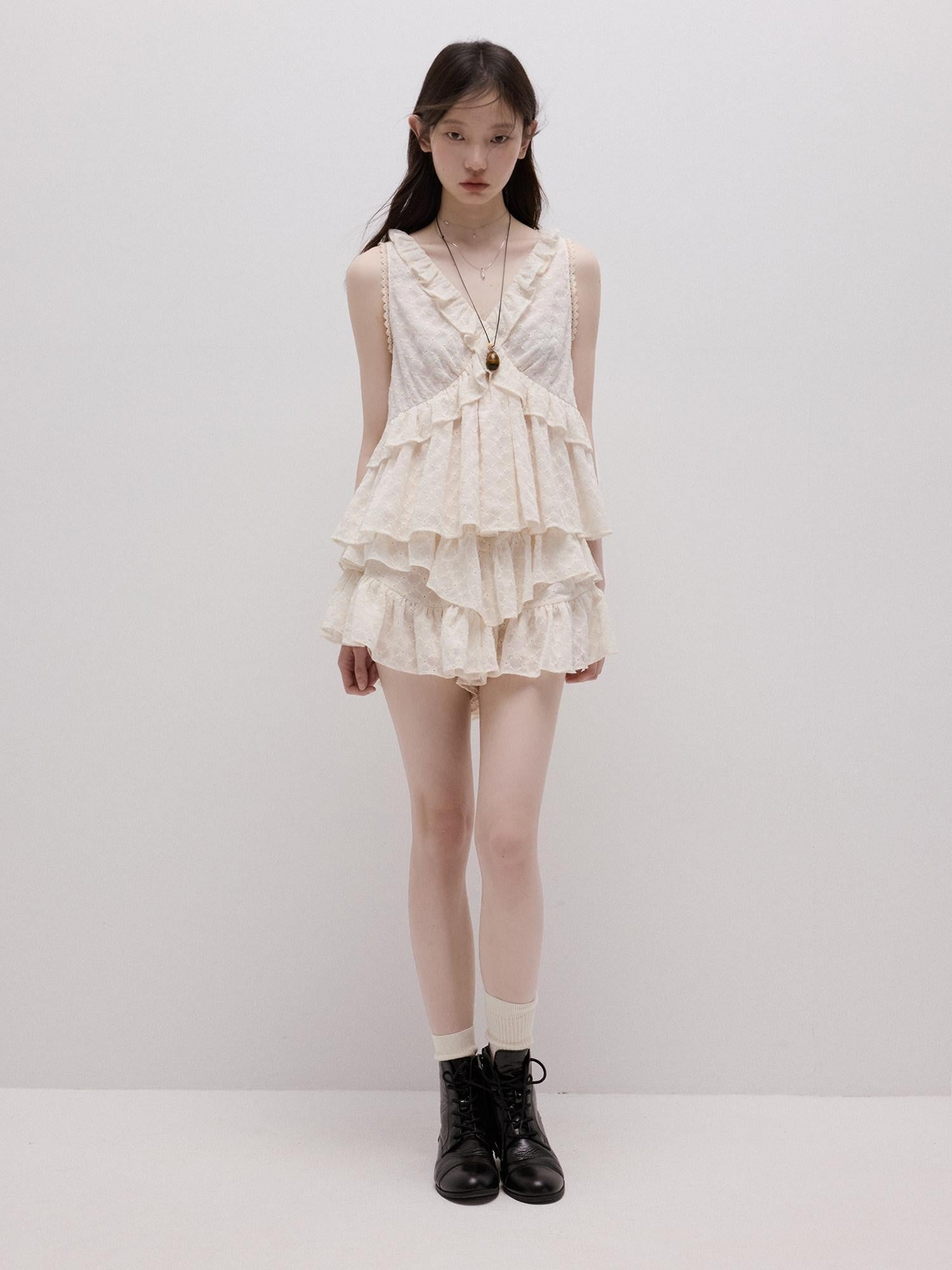 FUSSED Pearl White Relief Daisy Embroidered Layered Women&