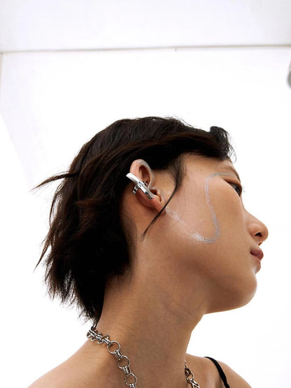 Sailing In The Sea Of Stars B Grey Blue Sapphire Cross Ear Clip