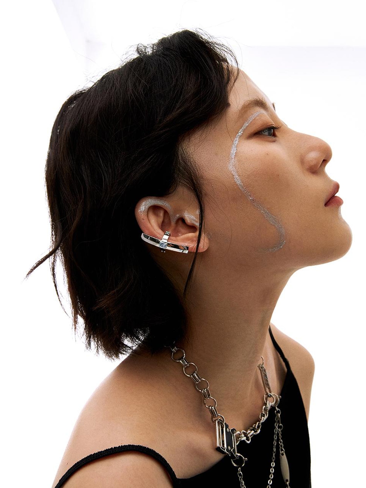 FUSSED Sailing In The Sea Of Stars B Grey Blue Sapphire Cross Ear Clip