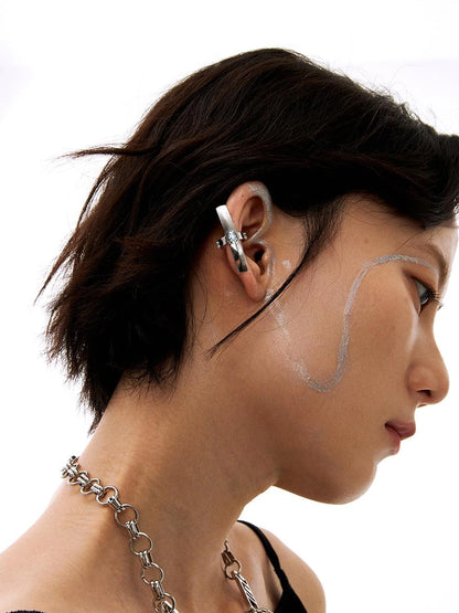 Sailing In The Sea Of Stars B Grey Blue Sapphire Cross Ear Clip