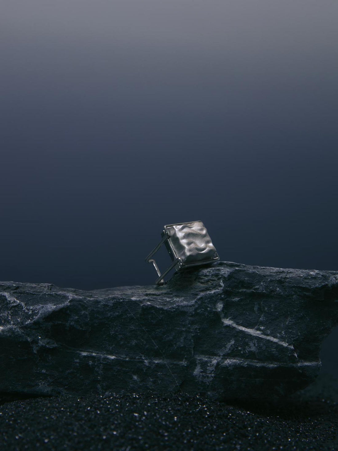 FUSSED Silver Oven Matte Square Ring