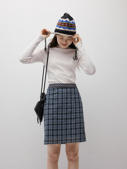 FUSSED Striped Multicolor Partial Jacquard Crochet Braided Earflap Women&
