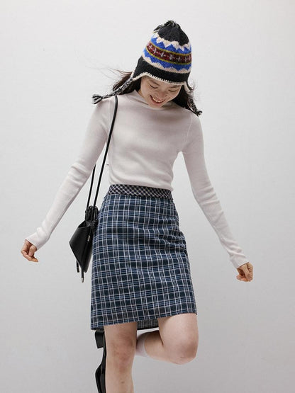 FUSSED Striped Multicolor Partial Jacquard Crochet Braided Earflap Women&