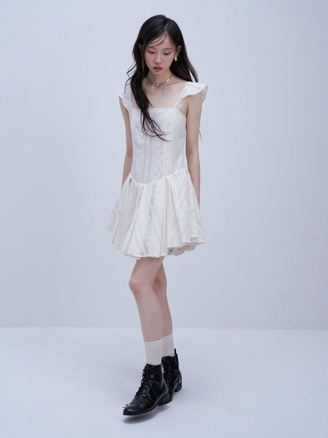 FUSSED Tea White Lace Jacquard Layered Pleated Women&