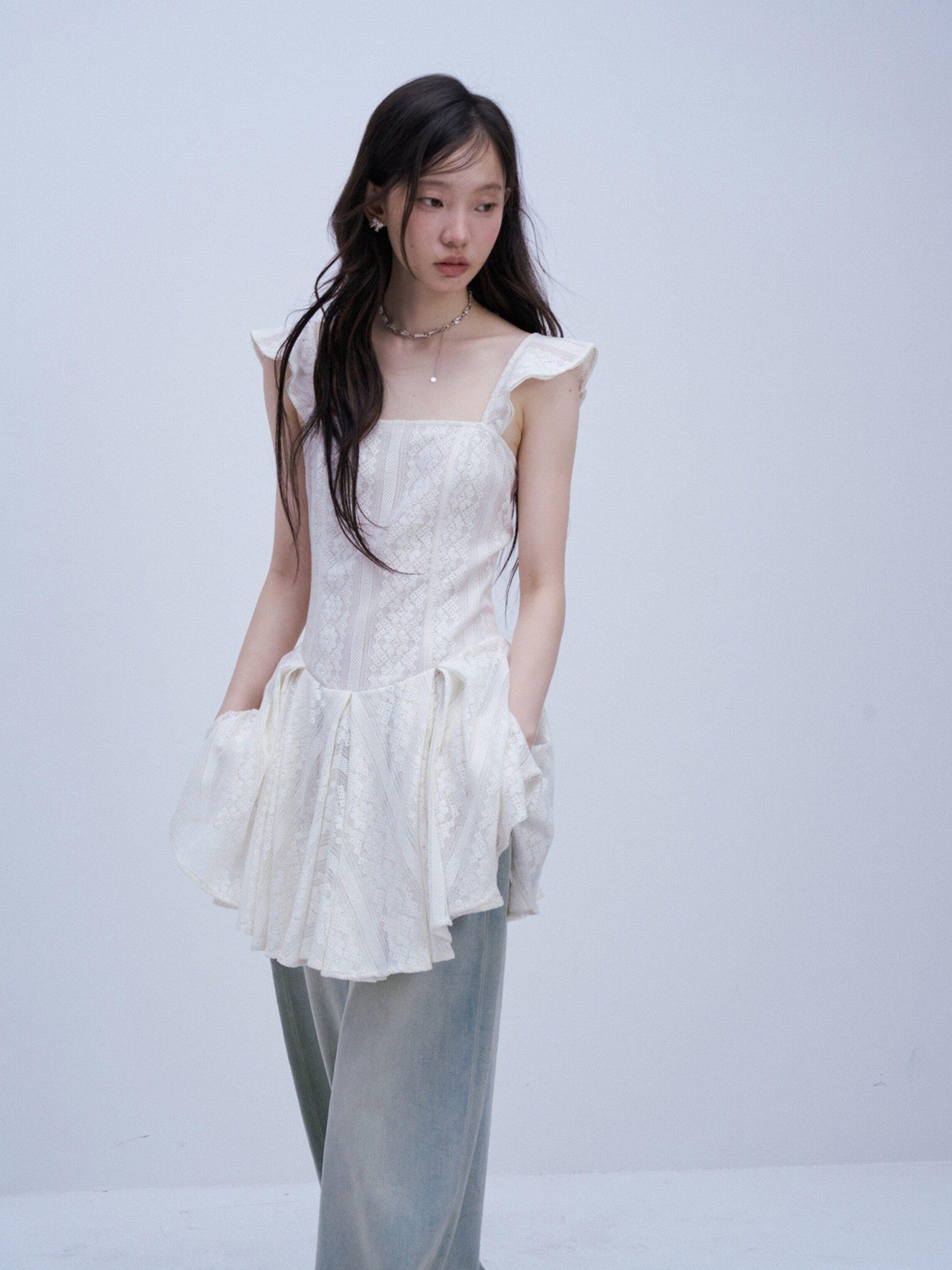 FUSSED Tea White Lace Jacquard Layered Pleated Women&
