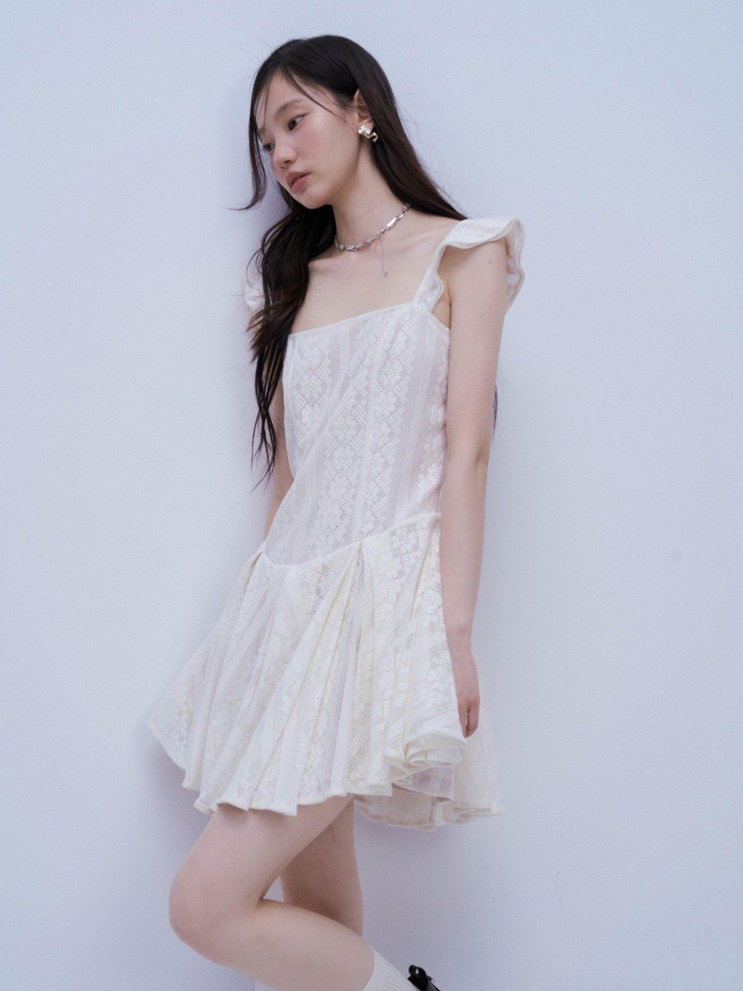 FUSSED Tea White Lace Jacquard Layered Pleated Women&