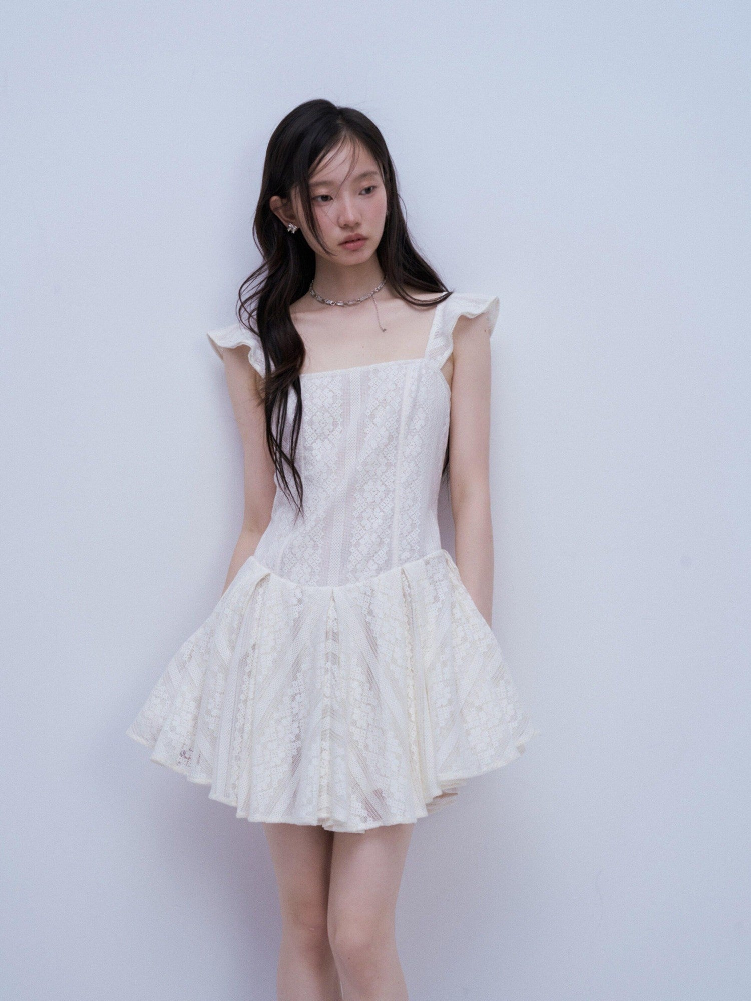 FUSSED Tea White Lace Jacquard Layered Pleated Women&