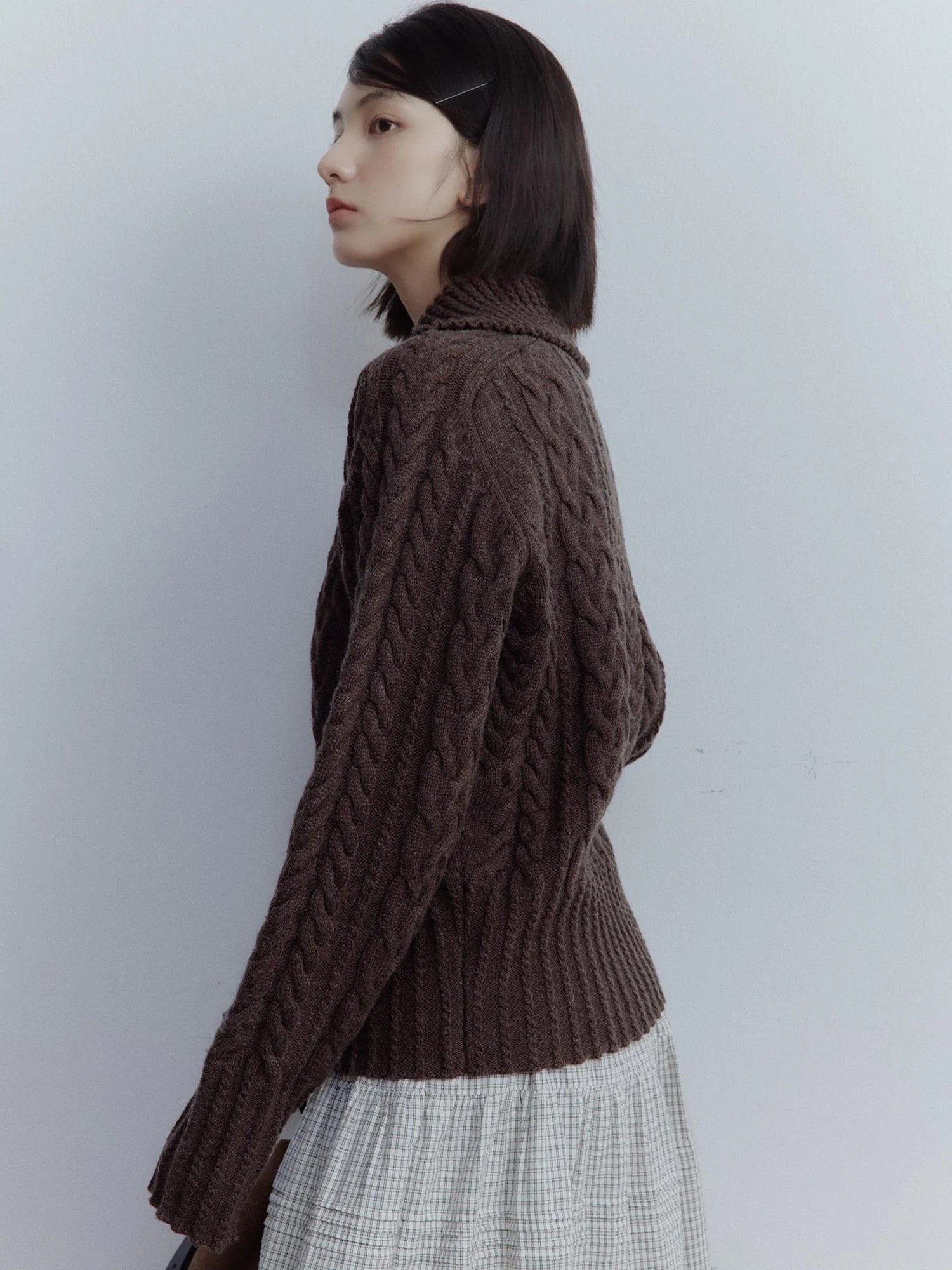Textured Cable Knit Sweater In Hazelnut Brown