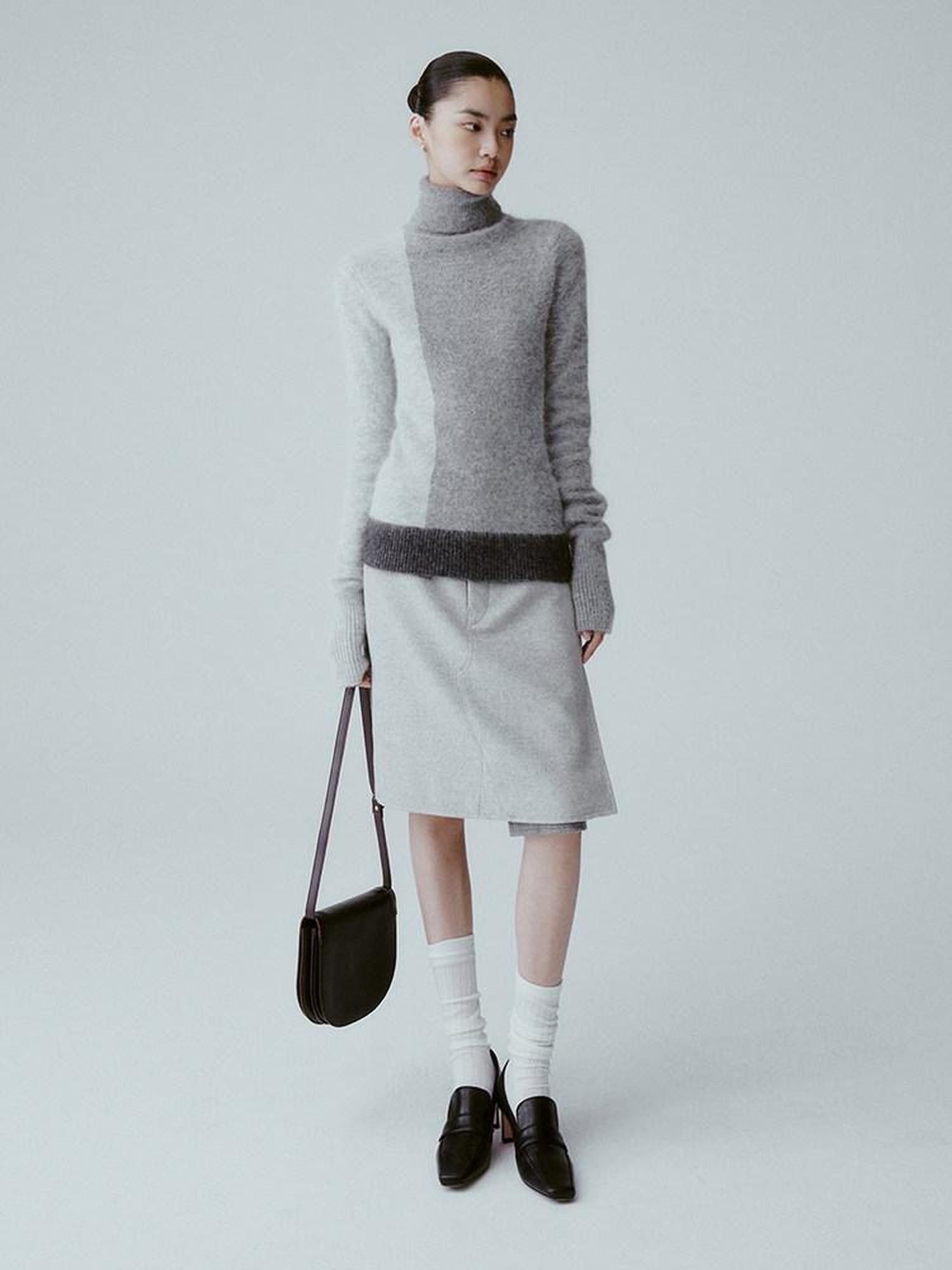 FUSSED Tranquil Gray Panelled Velvety Minimal Women&