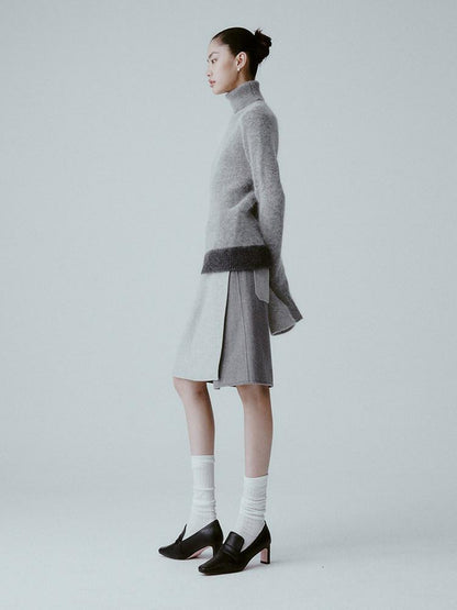 FUSSED Tranquil Gray Panelled Velvety Minimal Women&
