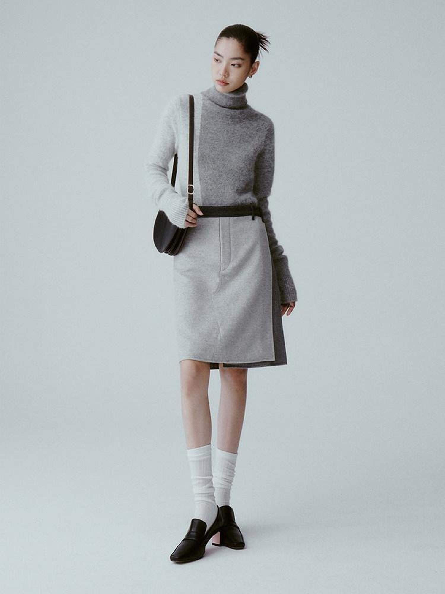 FUSSED Tranquil Gray Panelled Velvety Minimal Women&