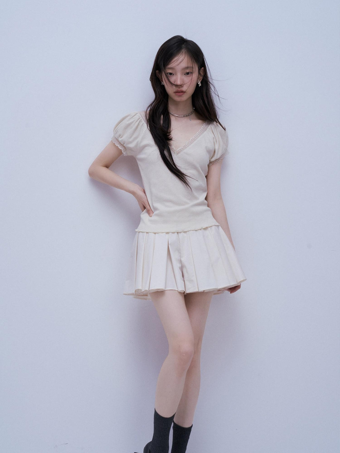 FUSSED Two Tone V-neck Puff Sleeve Patchwork Knit Women&