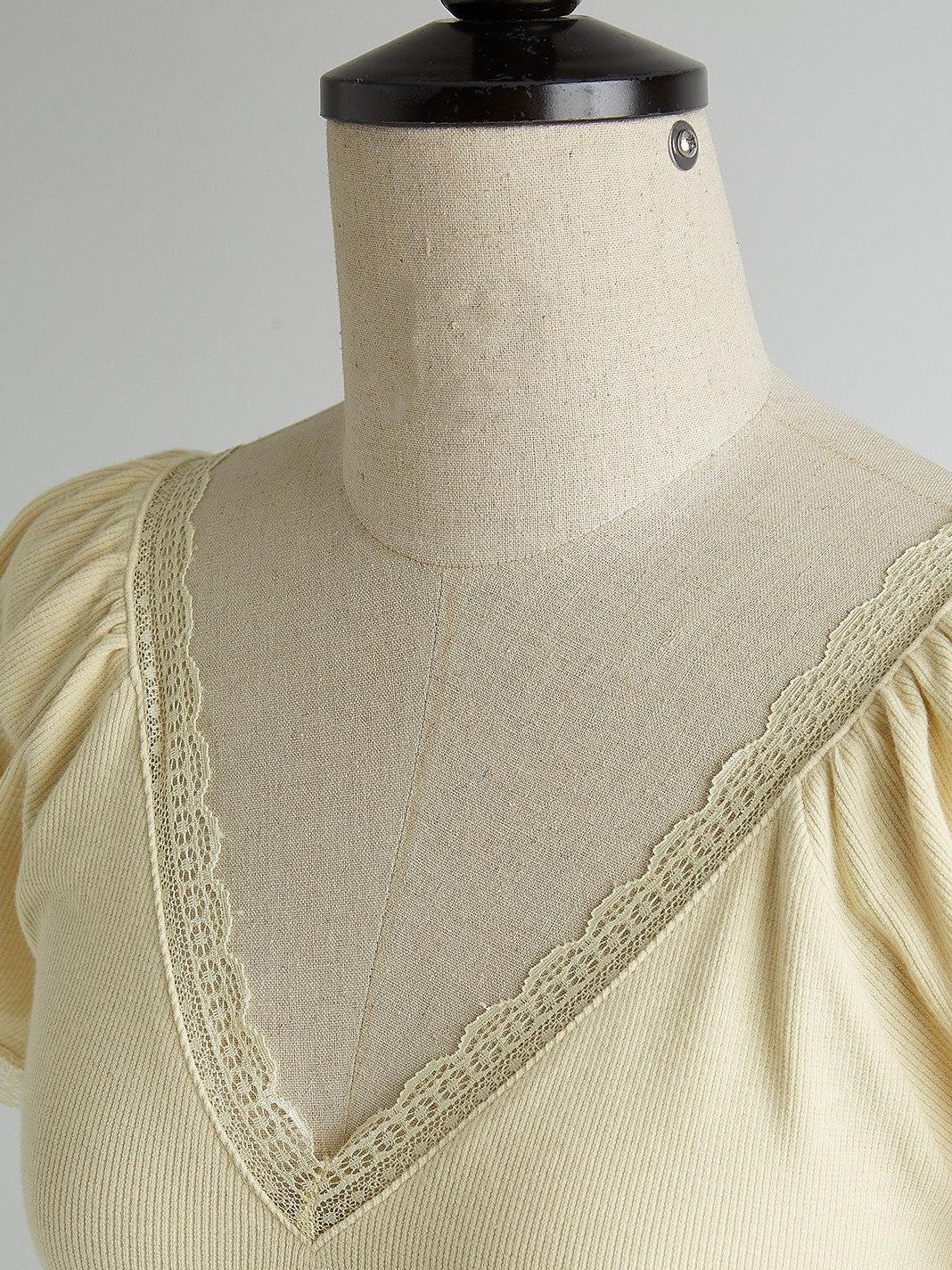 FUSSED Two Tone V-neck Puff Sleeve Patchwork Knit Women&