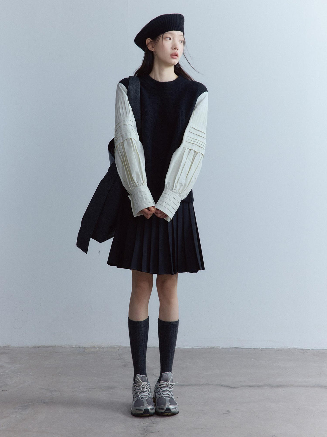 FUSSED Warm Thick Pullover Sweet Loose Fit Crew Neck Womens Black White Sweater