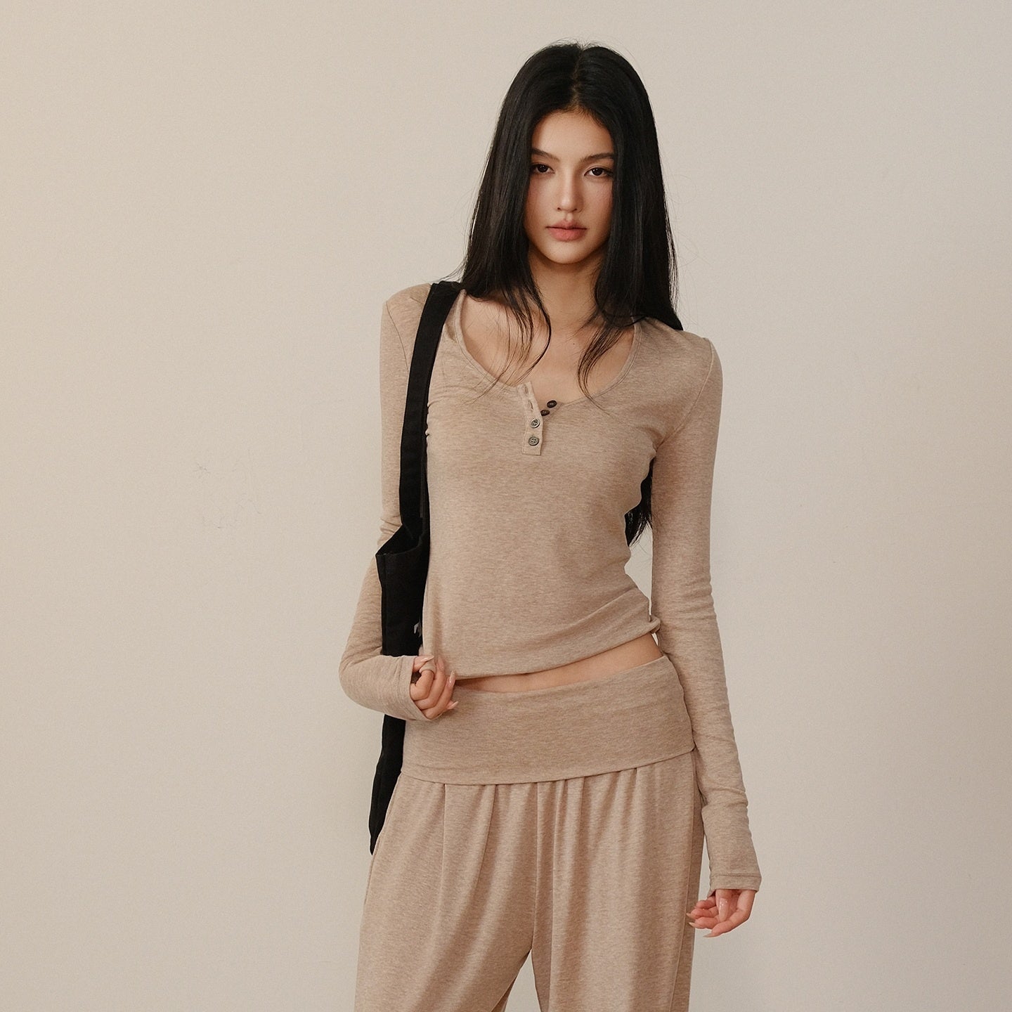 FU_FRESH_UP_Cloud_Soft_Henley_Collar_Raglan_Women&