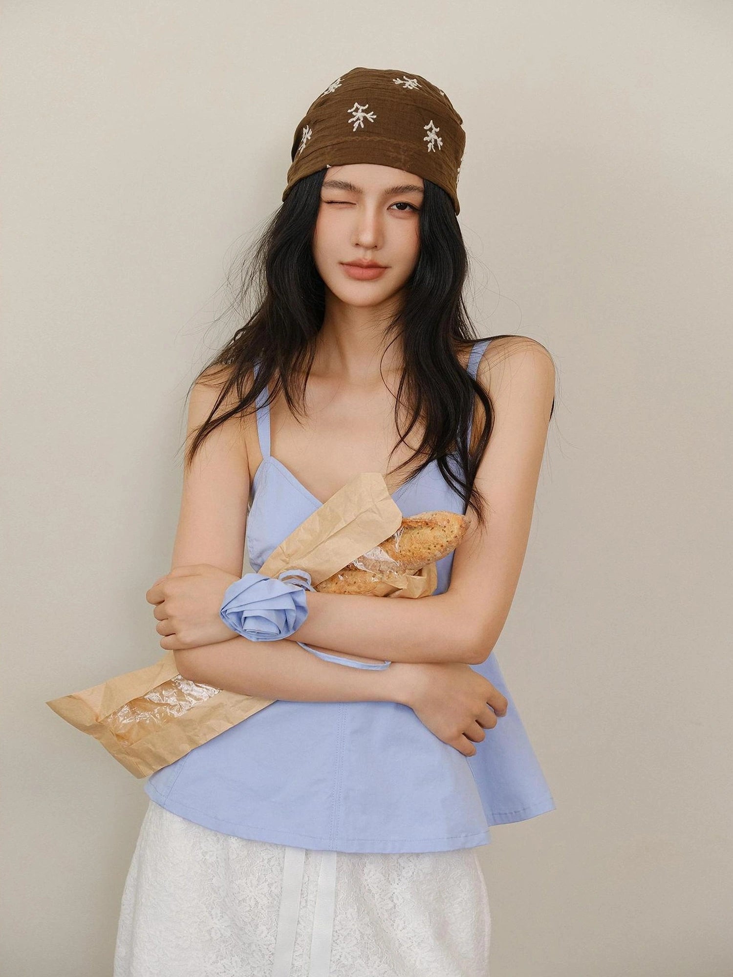 FU FRESH UP Floral Wave V-neck Crop Top