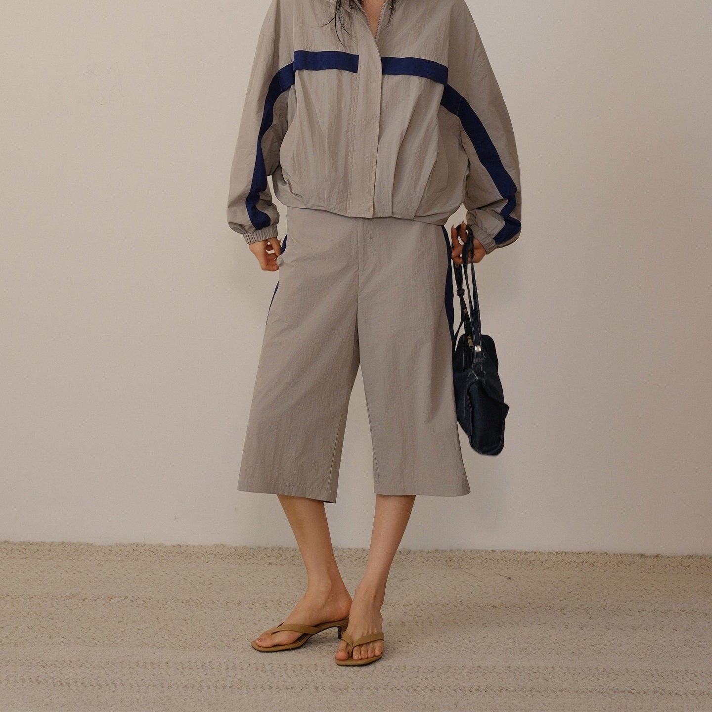 FU_FRESH_UP_Micro_Pleat_Colorblock_Stand_Collar_Side_Stripe_Women&