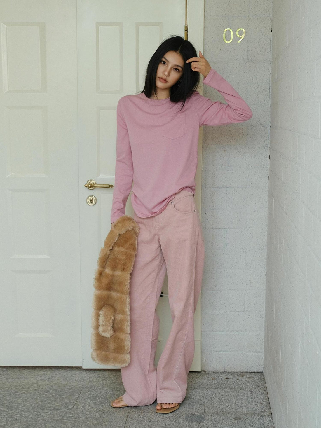 FU FRESH UP Minimalist Solid Crew Neck Loose Fit Women&
