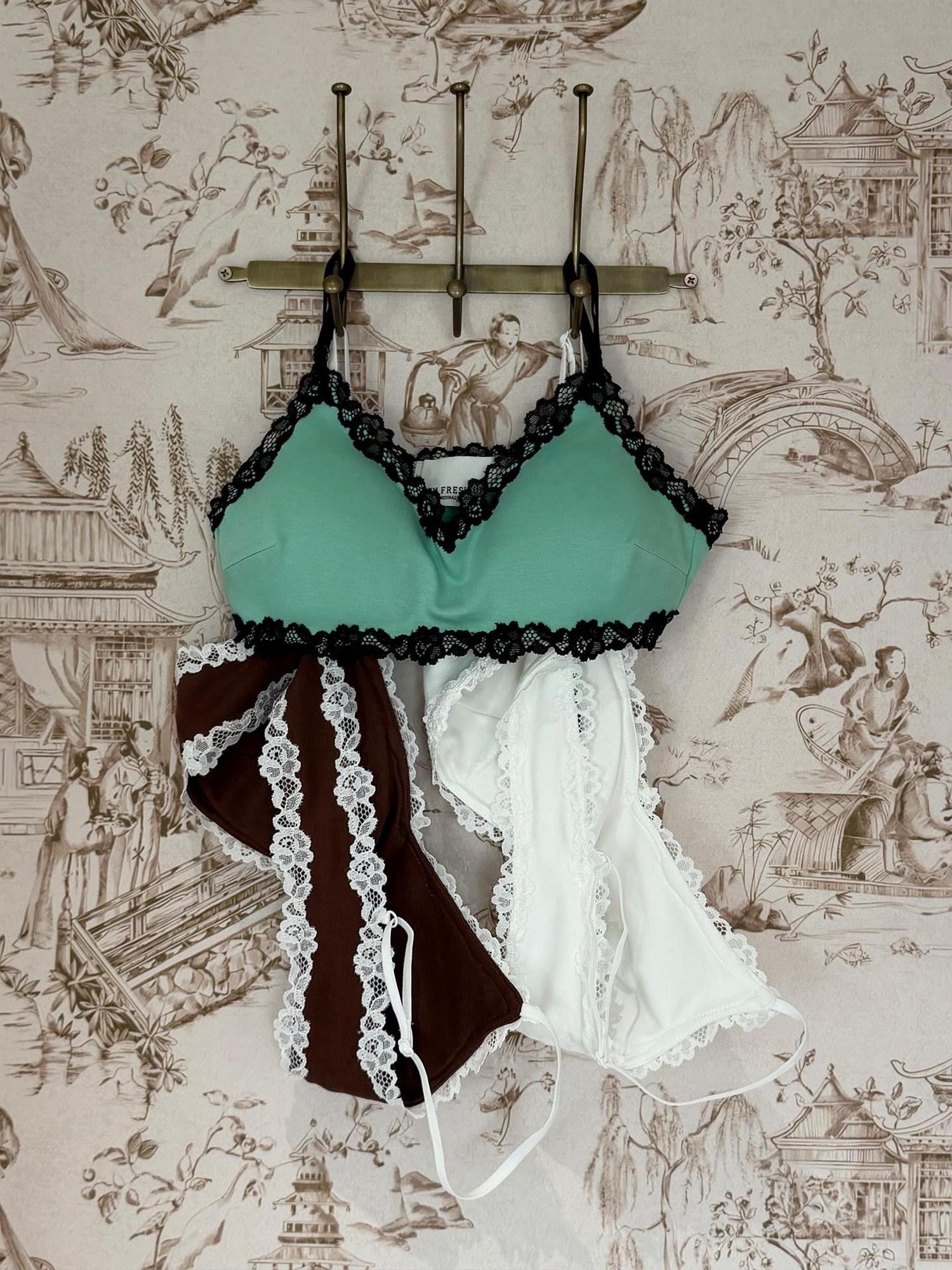 FU FRESH UP Mint Lace Spliced V-neck Layering Women&
