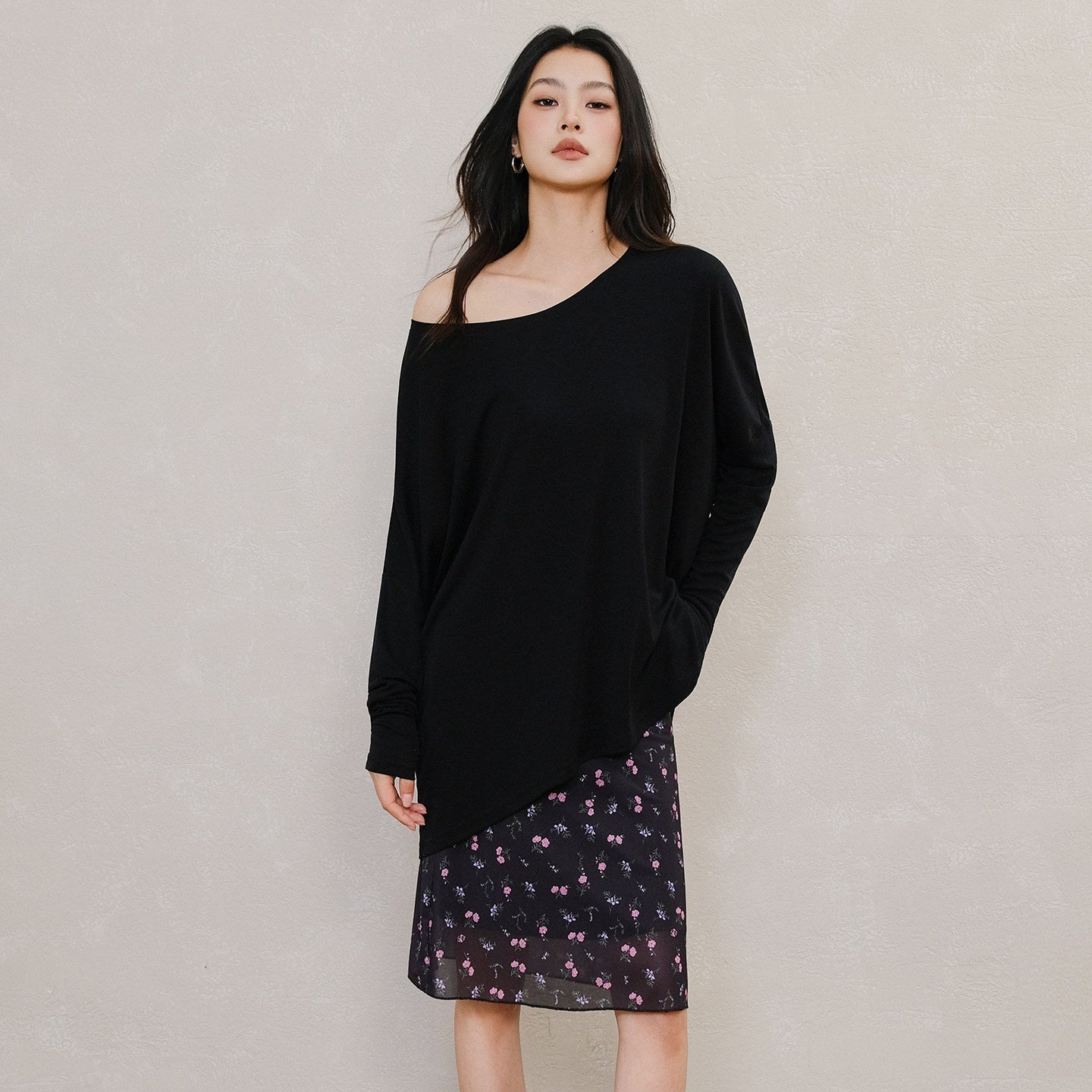 FU_FRESH_UP_Slanted_Shoulder_3D_Cut_Relaxed_Women&