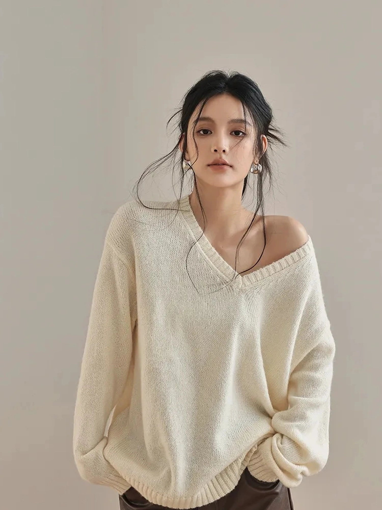 FU FRESH UP Soft V-neck Mohair Wool Blend Sweater