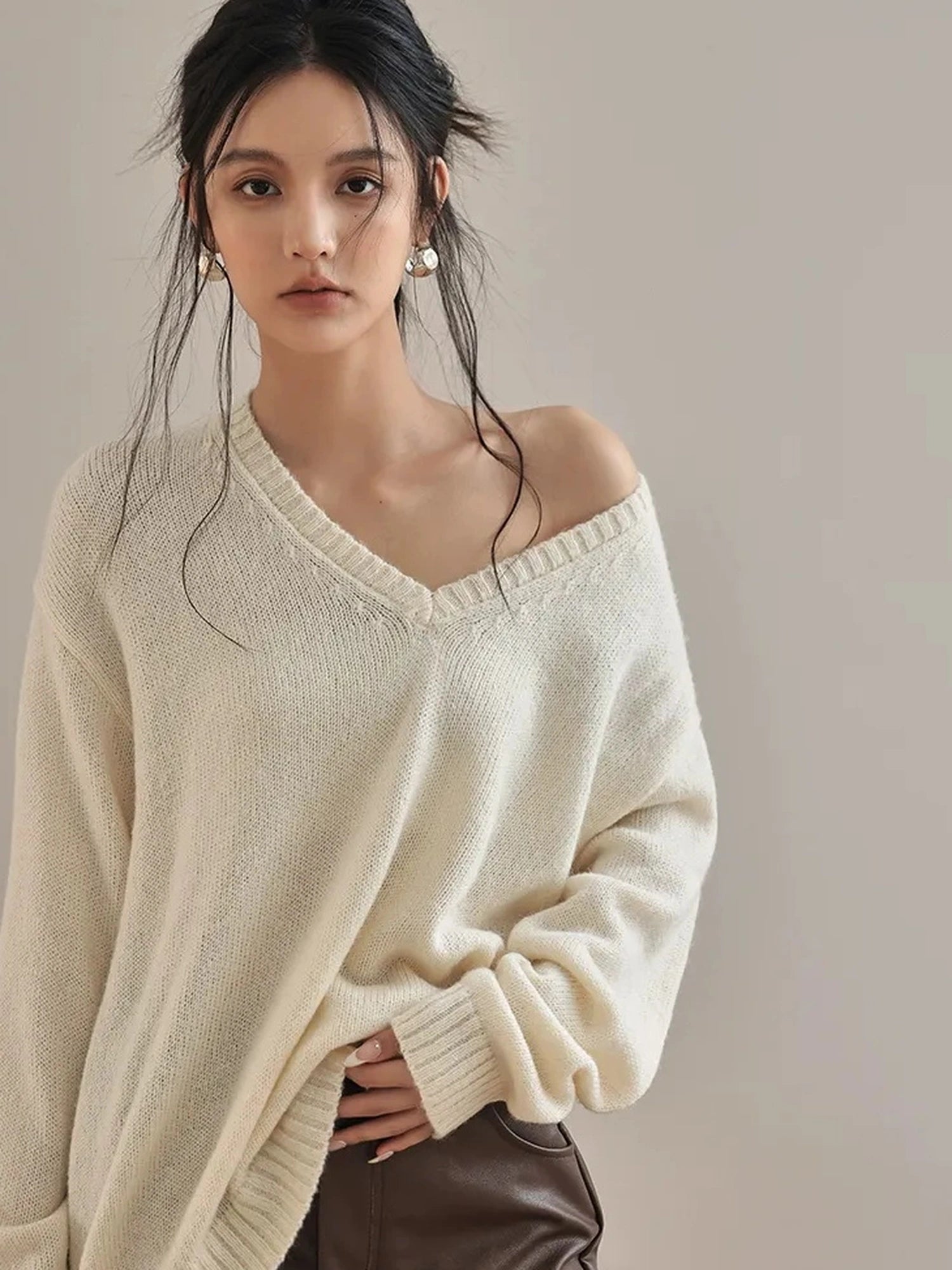 FU FRESH UP Soft V-neck Mohair Wool Blend Sweater