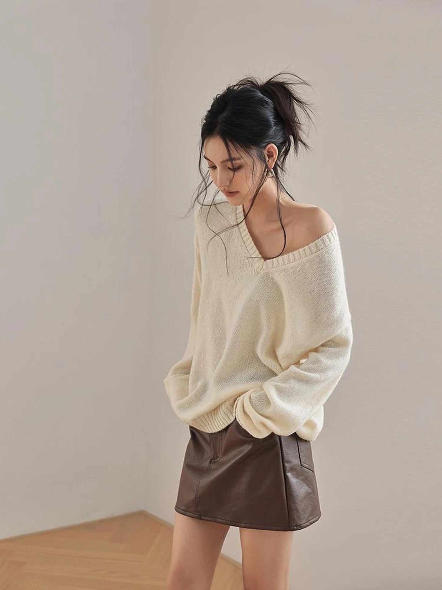 FU FRESH UP Soft V-neck Mohair Wool Blend Sweater
