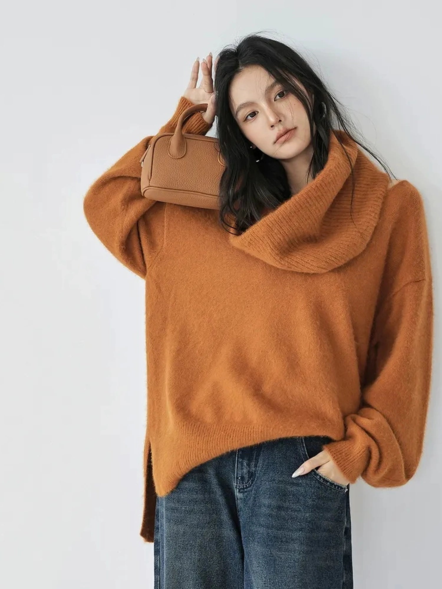 FU FRESH UP V-Neck Raccoon Wool Sweater With Detachable Cowl
