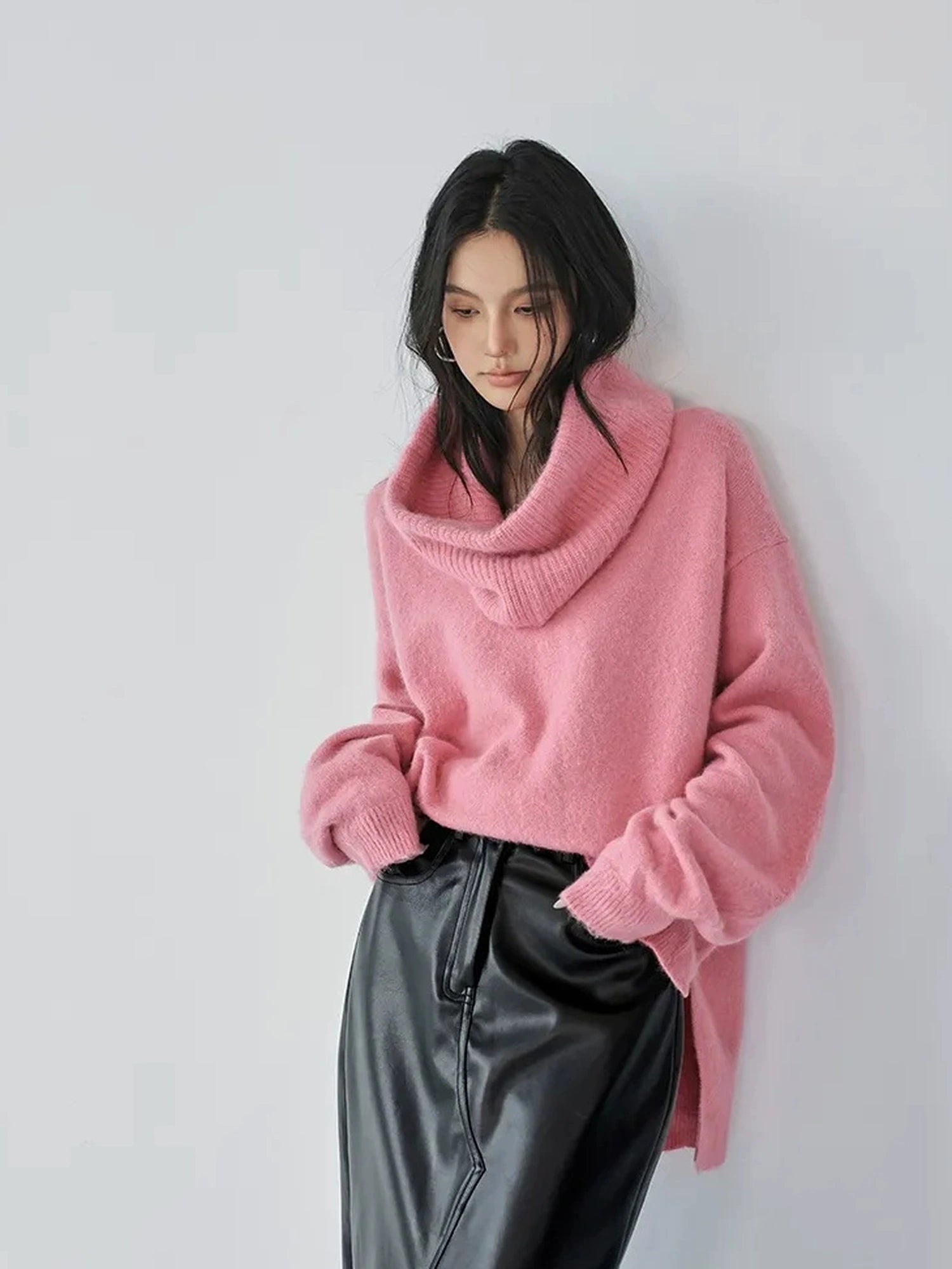 FU FRESH UP V-Neck Raccoon Wool Sweater With Detachable Cowl