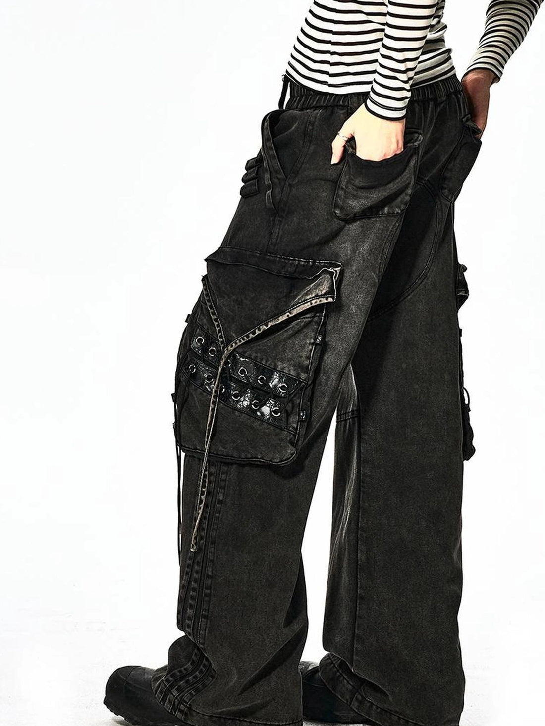 FayChui  Deconstructed Washed Cargo Jeans