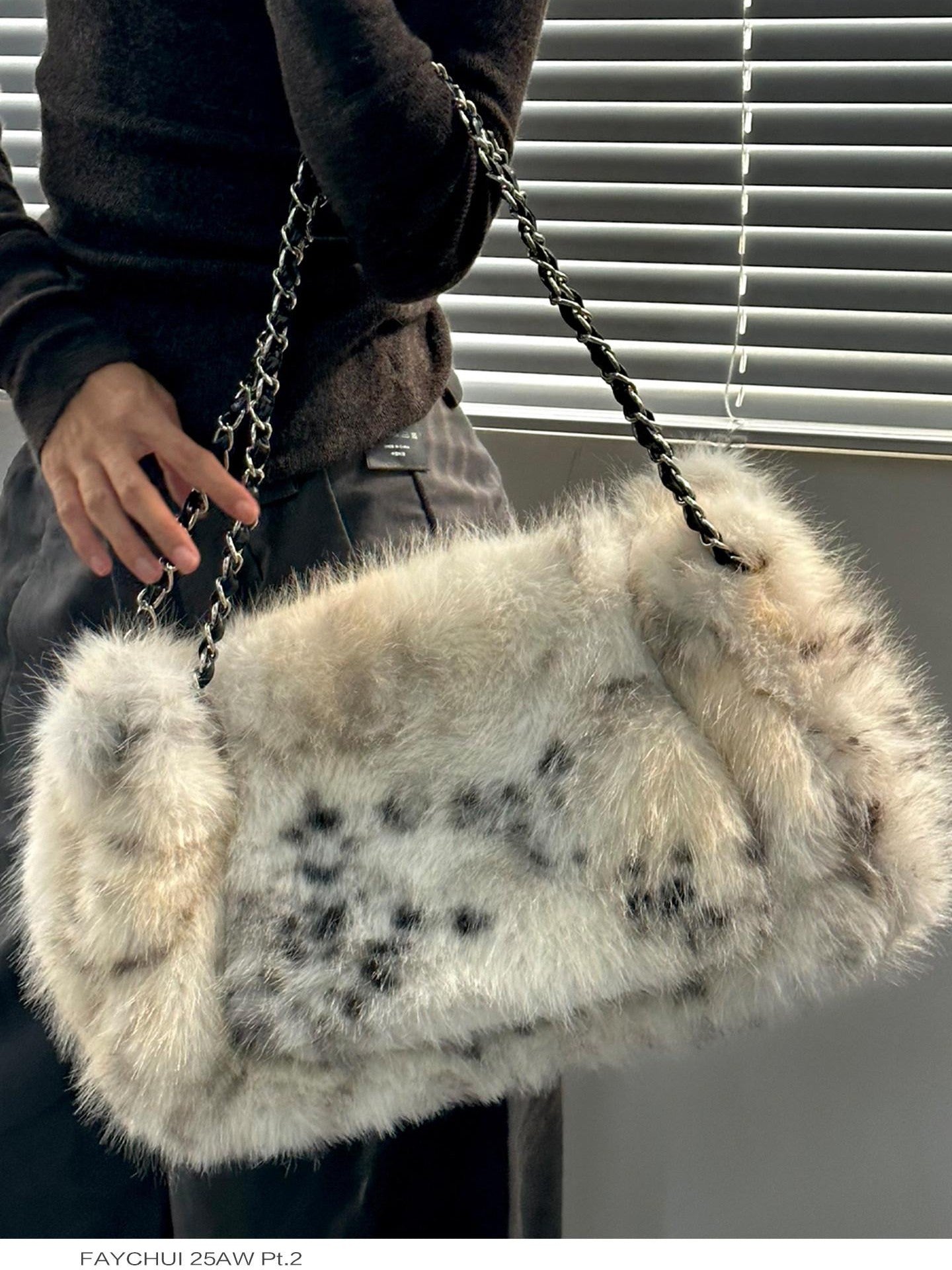 FayChui Snow Leopard Plush Square Box Chain Strap Women&