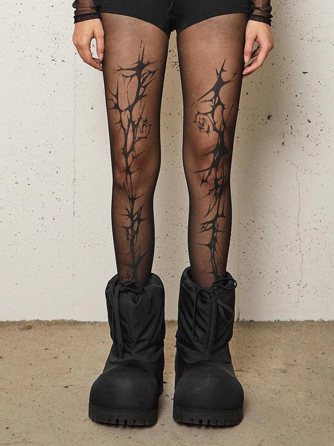 FayChui  Thorn Rose Patterned Mesh Tights