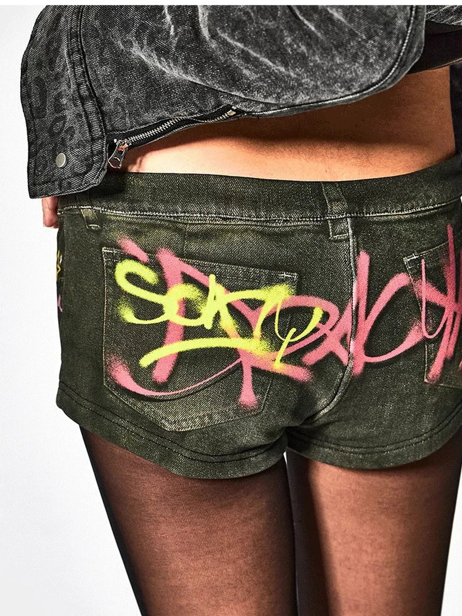FayChui  Vintage Graffiti Print Low Rise Knit Shorts