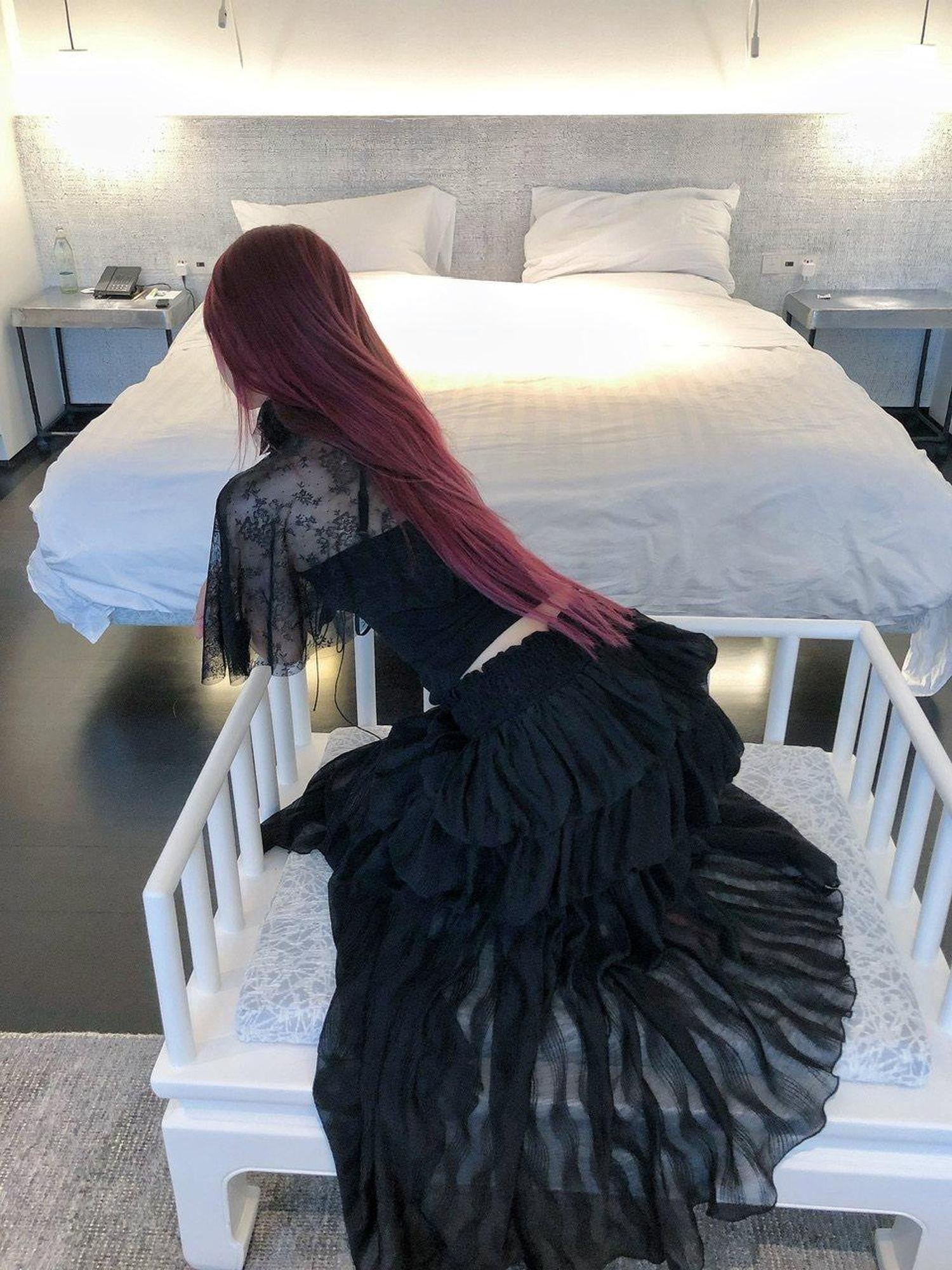 Black And White French Romantic Jellyfish Bubble Hem Women&