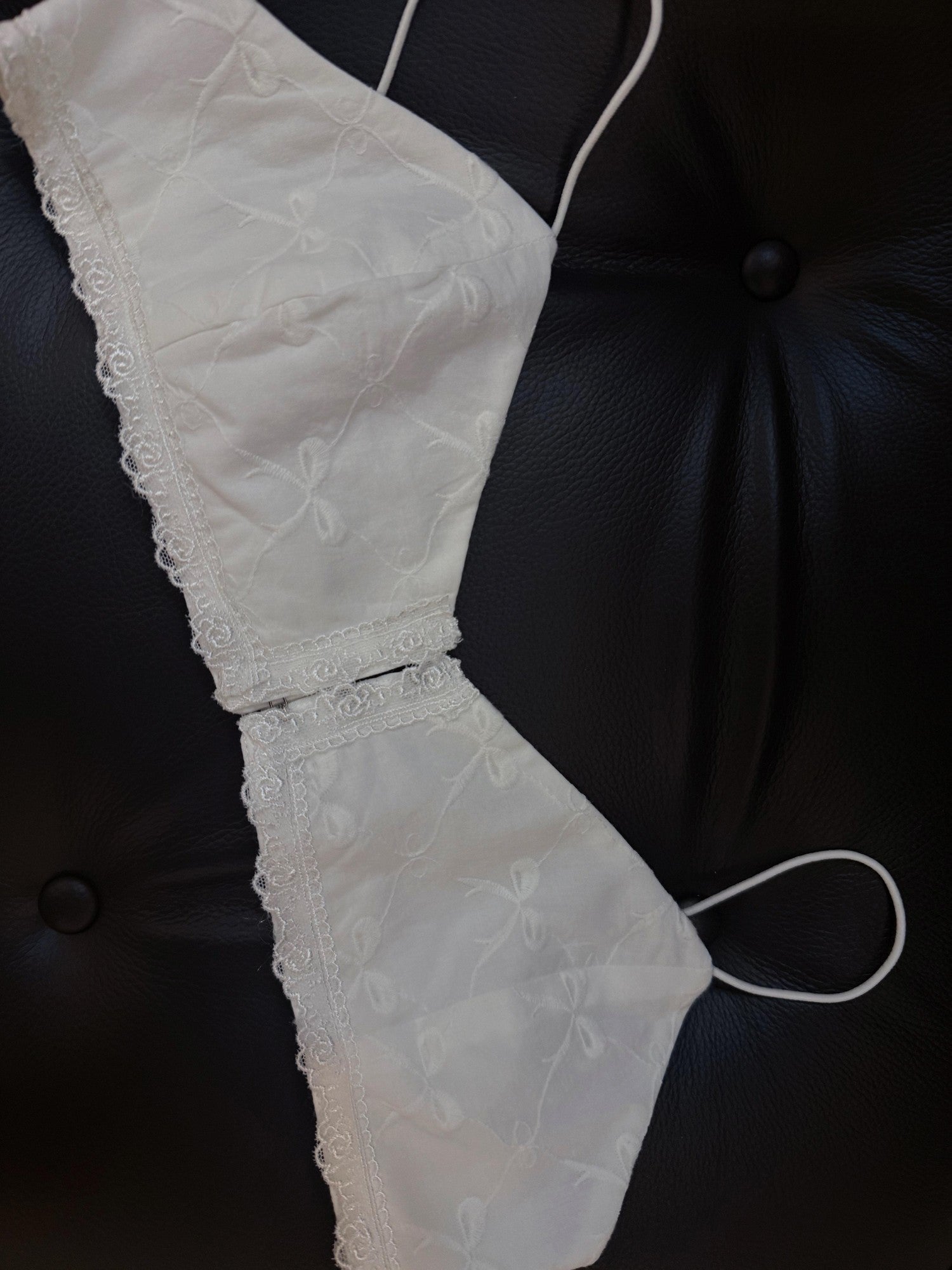 FinderMond FM Bow Embroidered Front Hook Strappy Women&