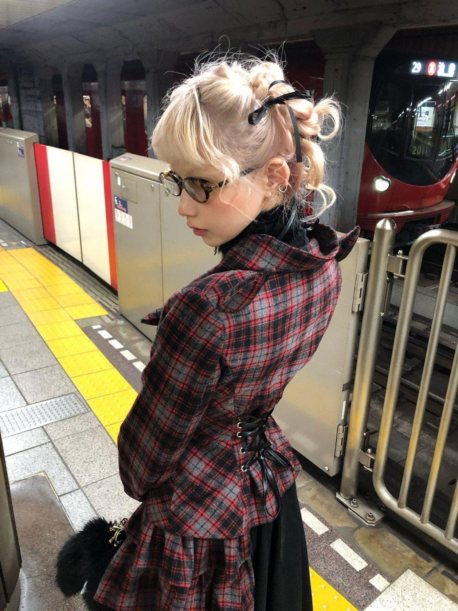 FinderMond FM Devil Horn Red Plaid Studded Punk Women&