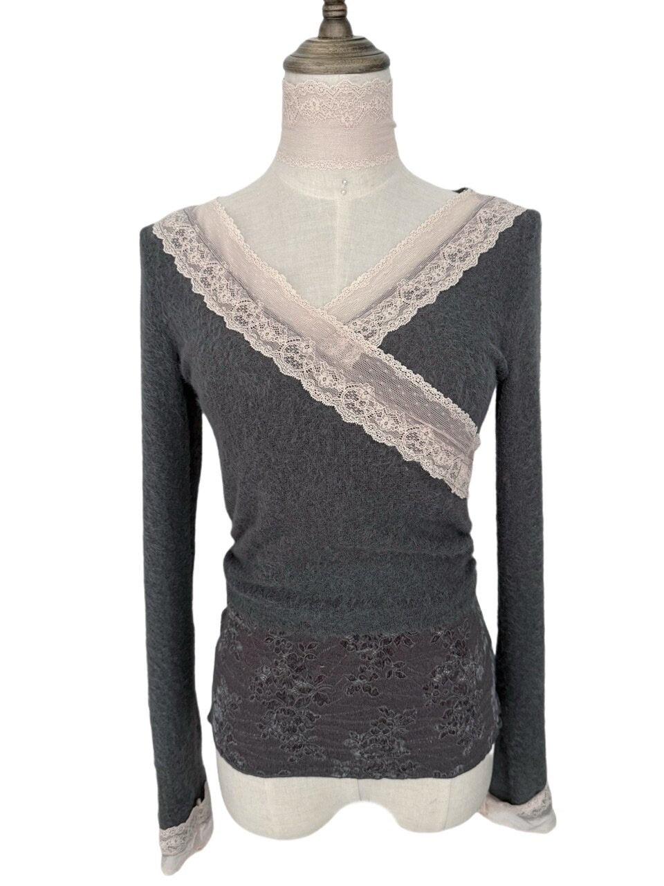 FinderMond_FM_Misty_Gray_Pink_Lace_Slim_Fit_Neck_Strap_Women&