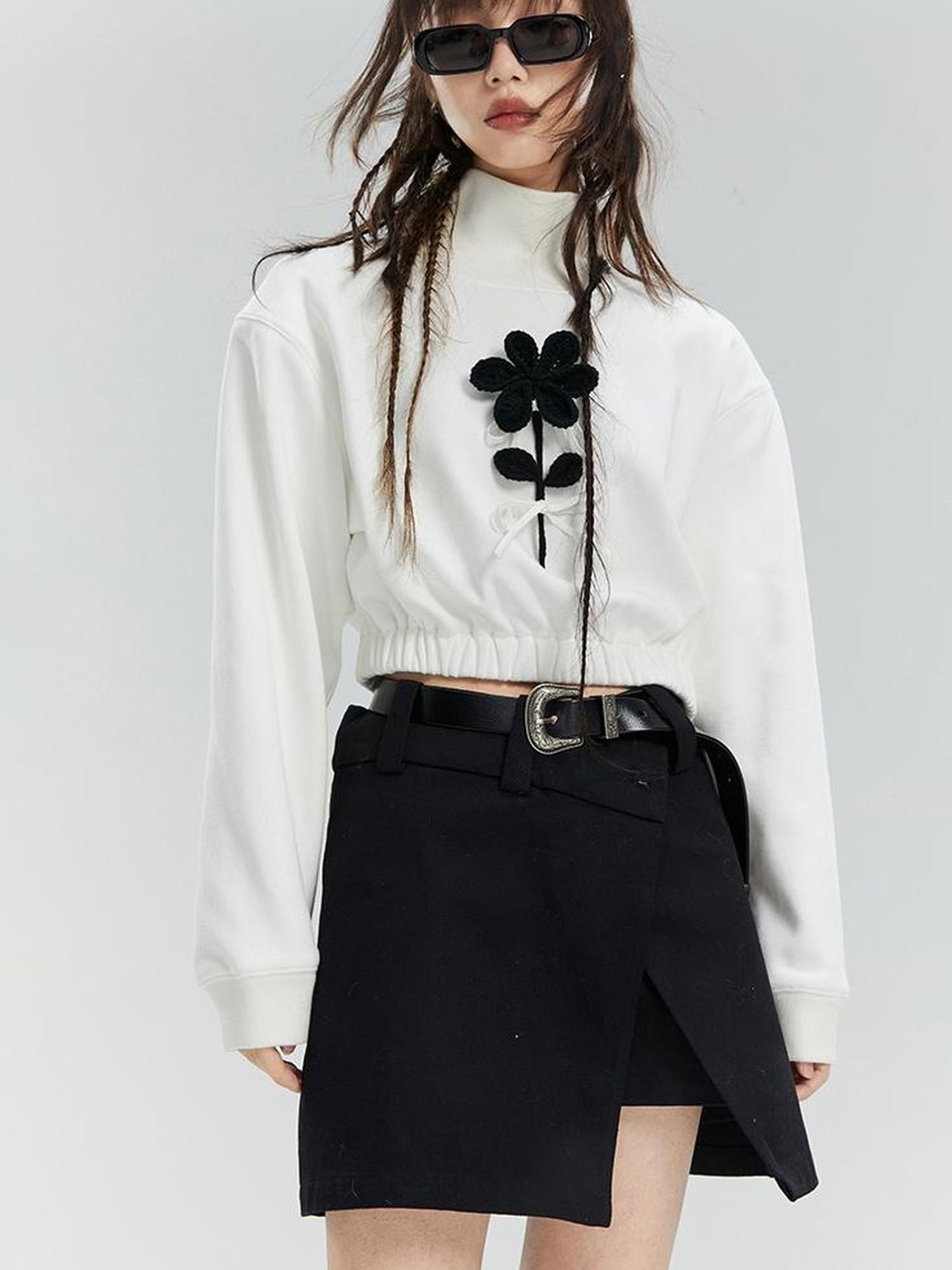 DIDDI MODA Floral Cropped Sweatshirt With Adjustable Knit Blossoms