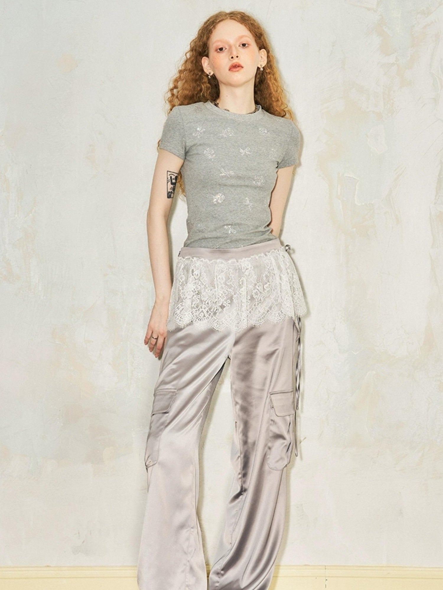 DIDDI MODA Floral Crystal Bow Slim Fit Tee