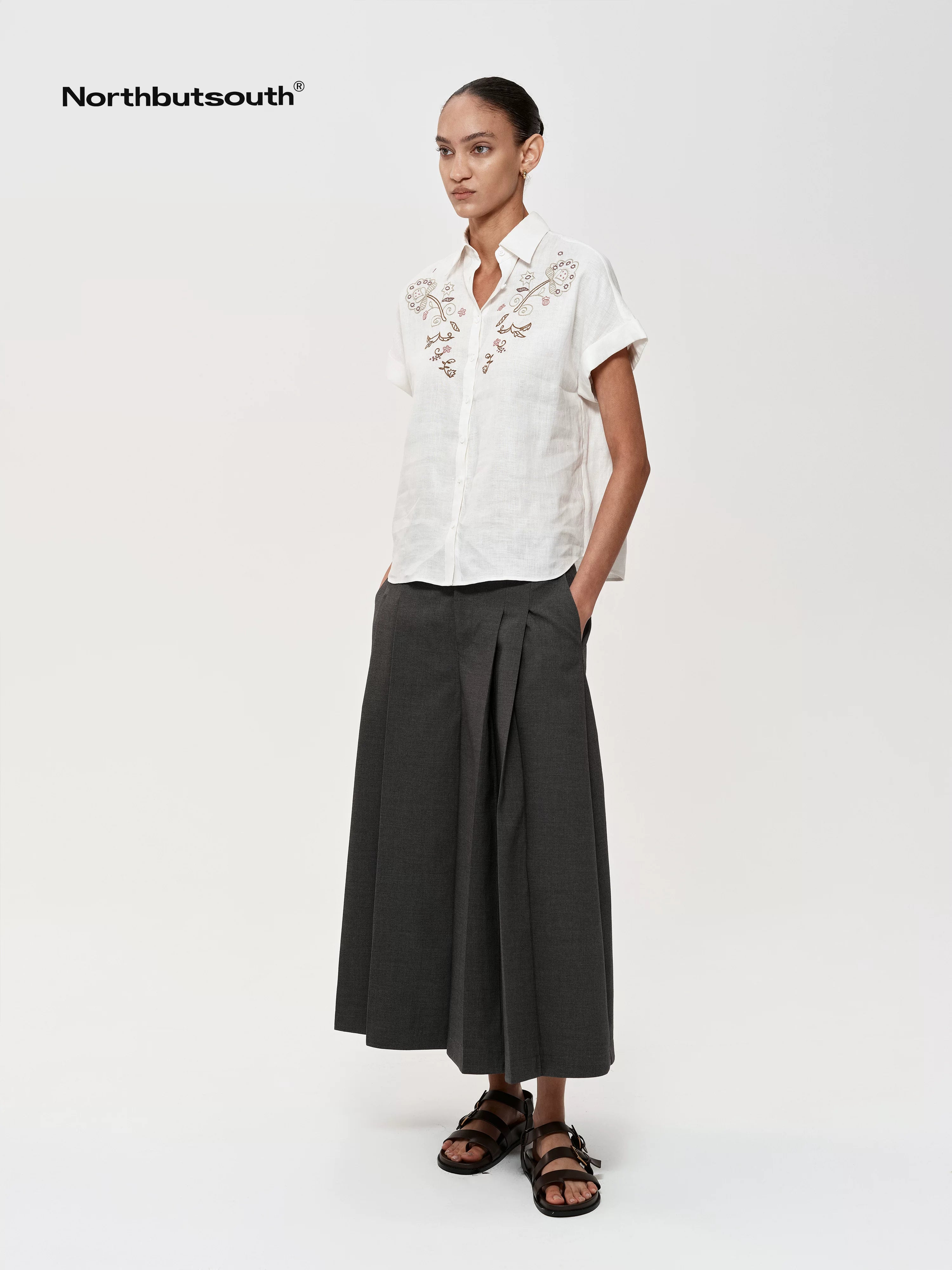 Floral Embroidered Loose Fit Hemp Shirt