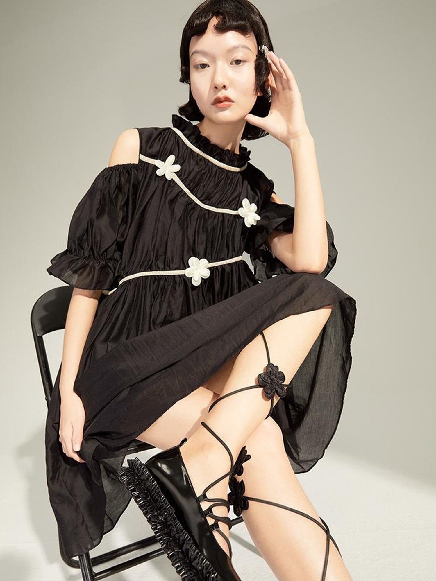 DIDDI MODA Floral Lace Up Mary Jane Shoes