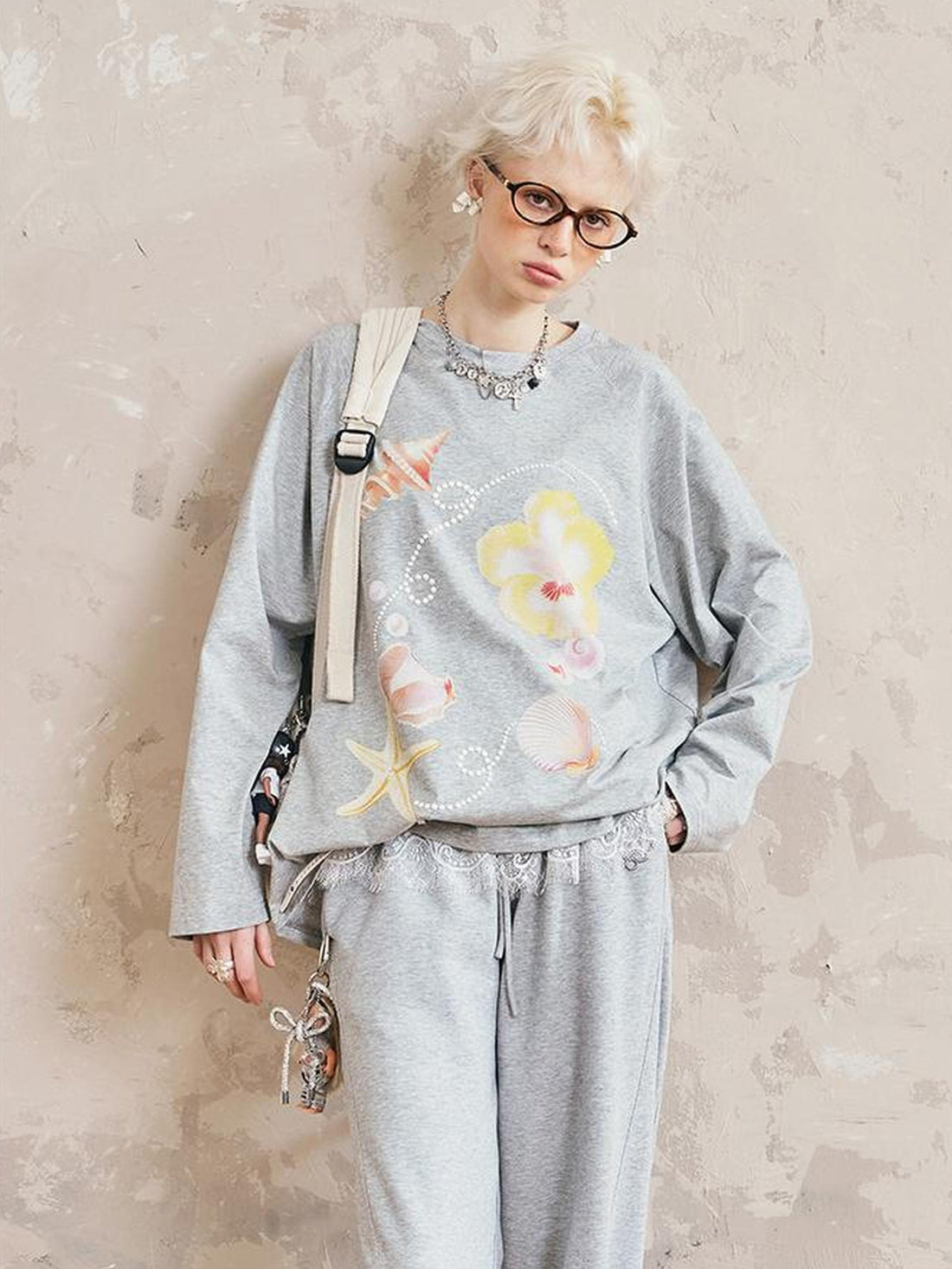 DIDDI MODA Floral Shell Print Loose Fit Long Sleeve Tee