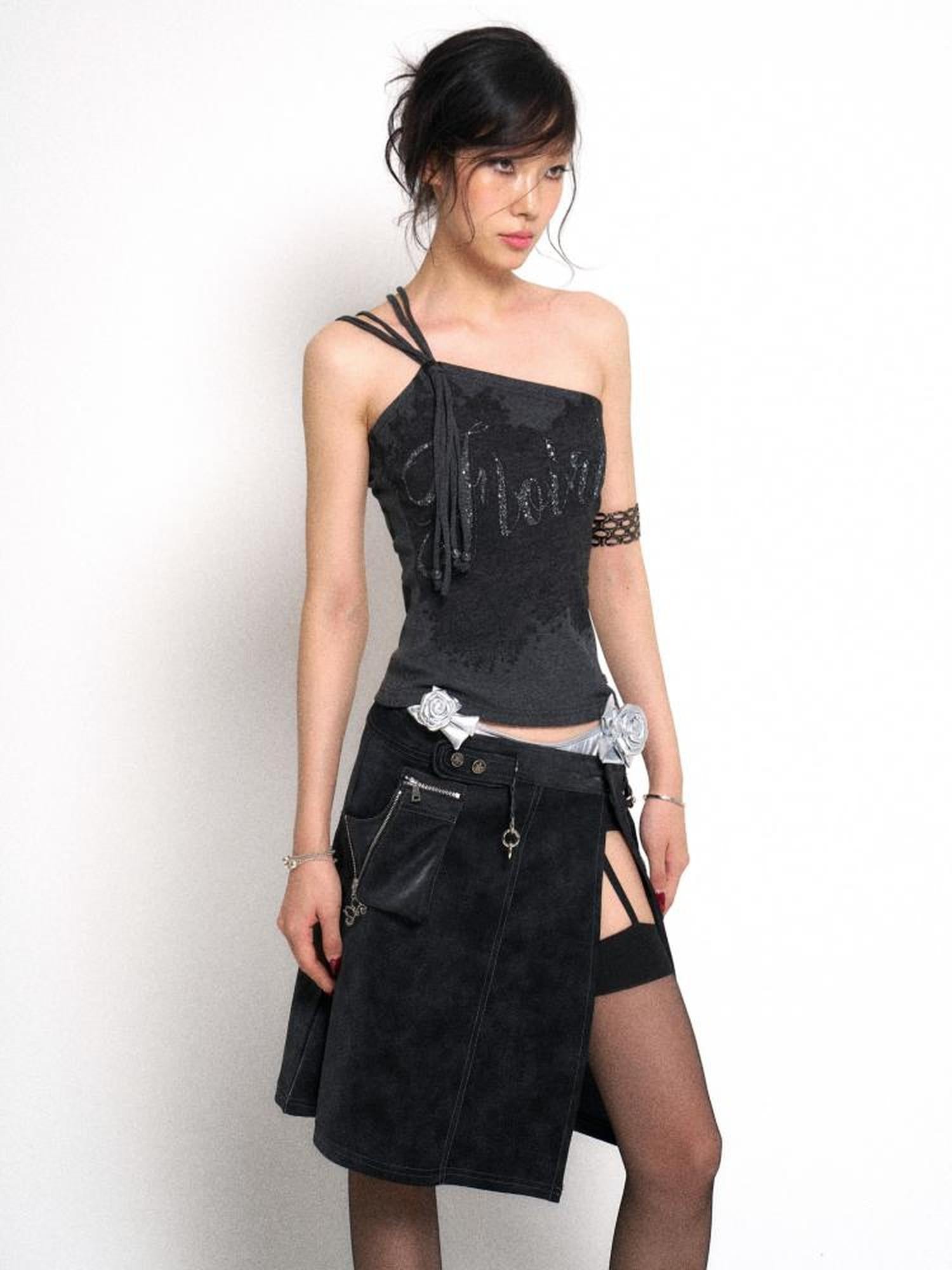 Flowers birds Market Asymmetrical Shoulder Slit Knit Top With Diamond Print