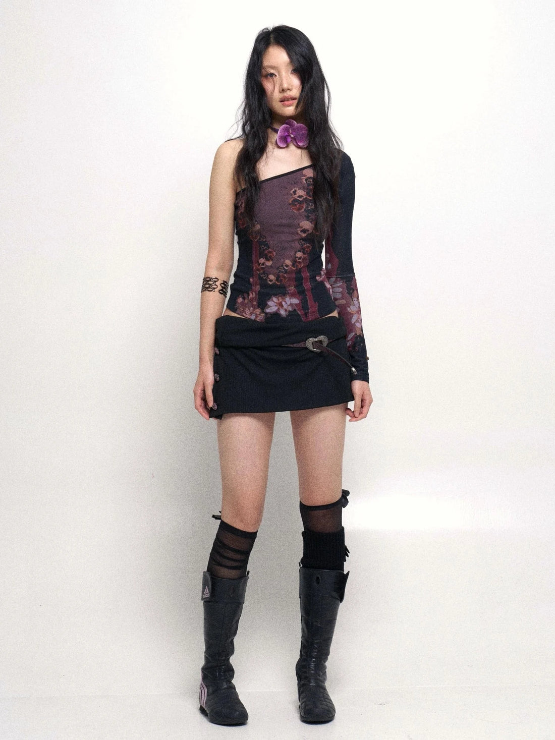 Cropped Mesh Knit Top Asymmetric Shoulder Print Design