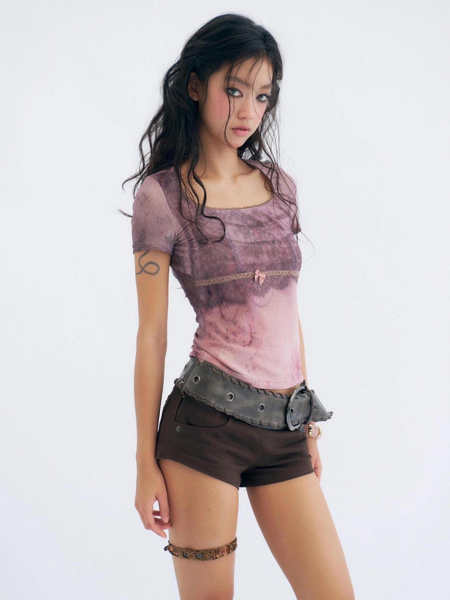 Flowers birds Market Lightweight Pink Floral Print Slim Fit Flutter Sleeve Crew Neck Women T-Shirt