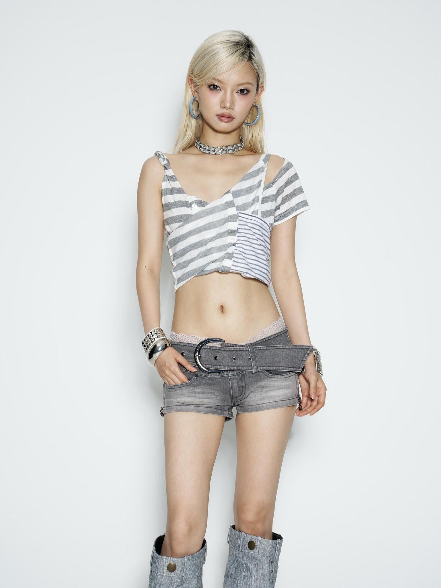 Flowers_birds_Market Sexy Straight Cut Natural Waist Women Grey Floral Print Trendy Hot Pants
