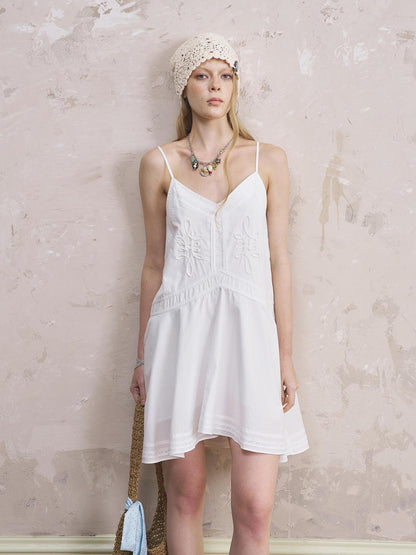 DIDDI MODA French V Neck Floral Lace Sundress With Ruffled Hem