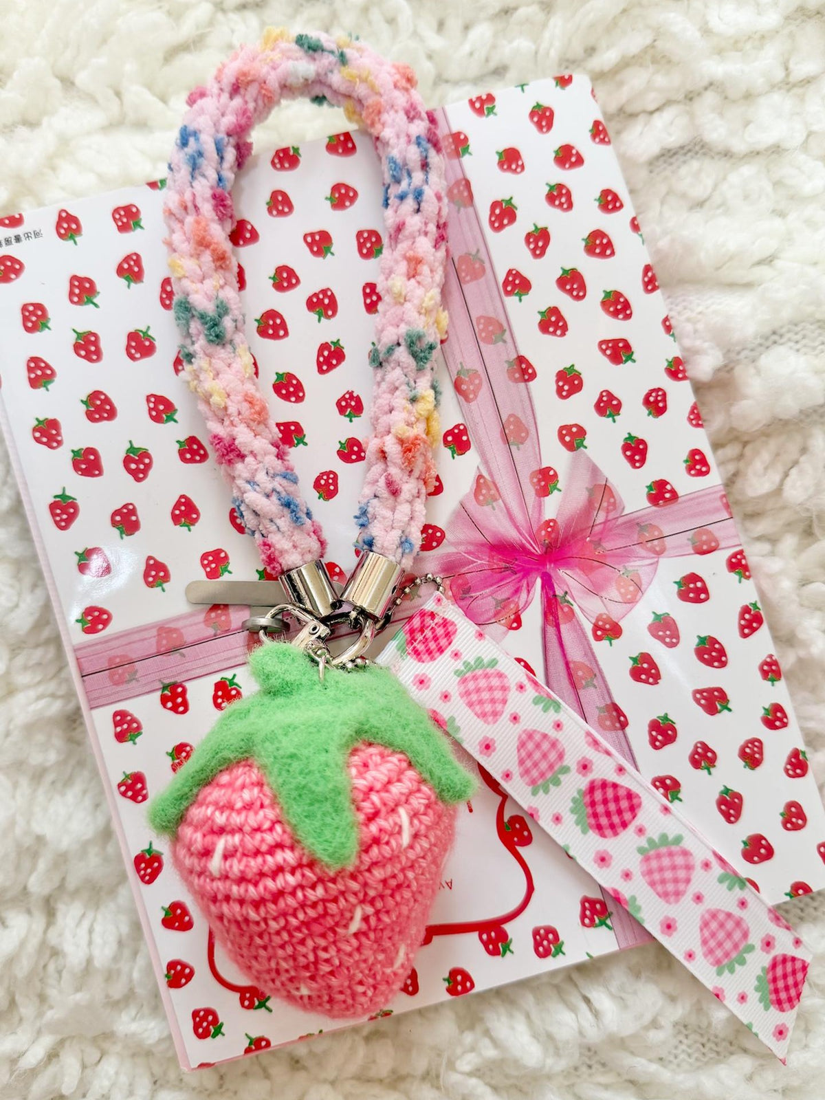 Frufru Gulu Handmade Knitted Pink Strawberry Women&