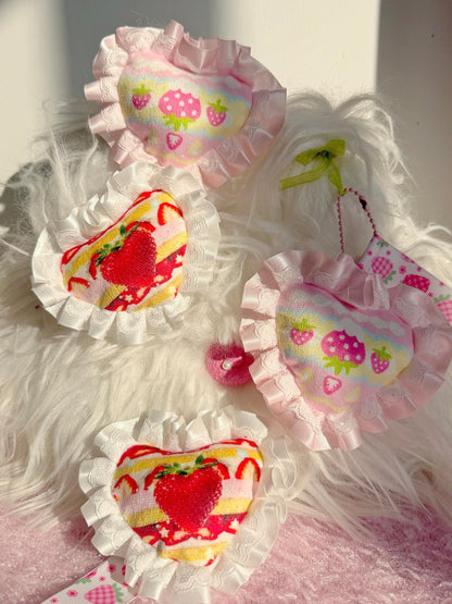 Frufru Gulu Strawberry Heart Lace Side Clip Women&